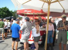 markedsdag på axeltorv fredag d 31 juni butikker cityforeningen tilbud gadesalg musik underholdning